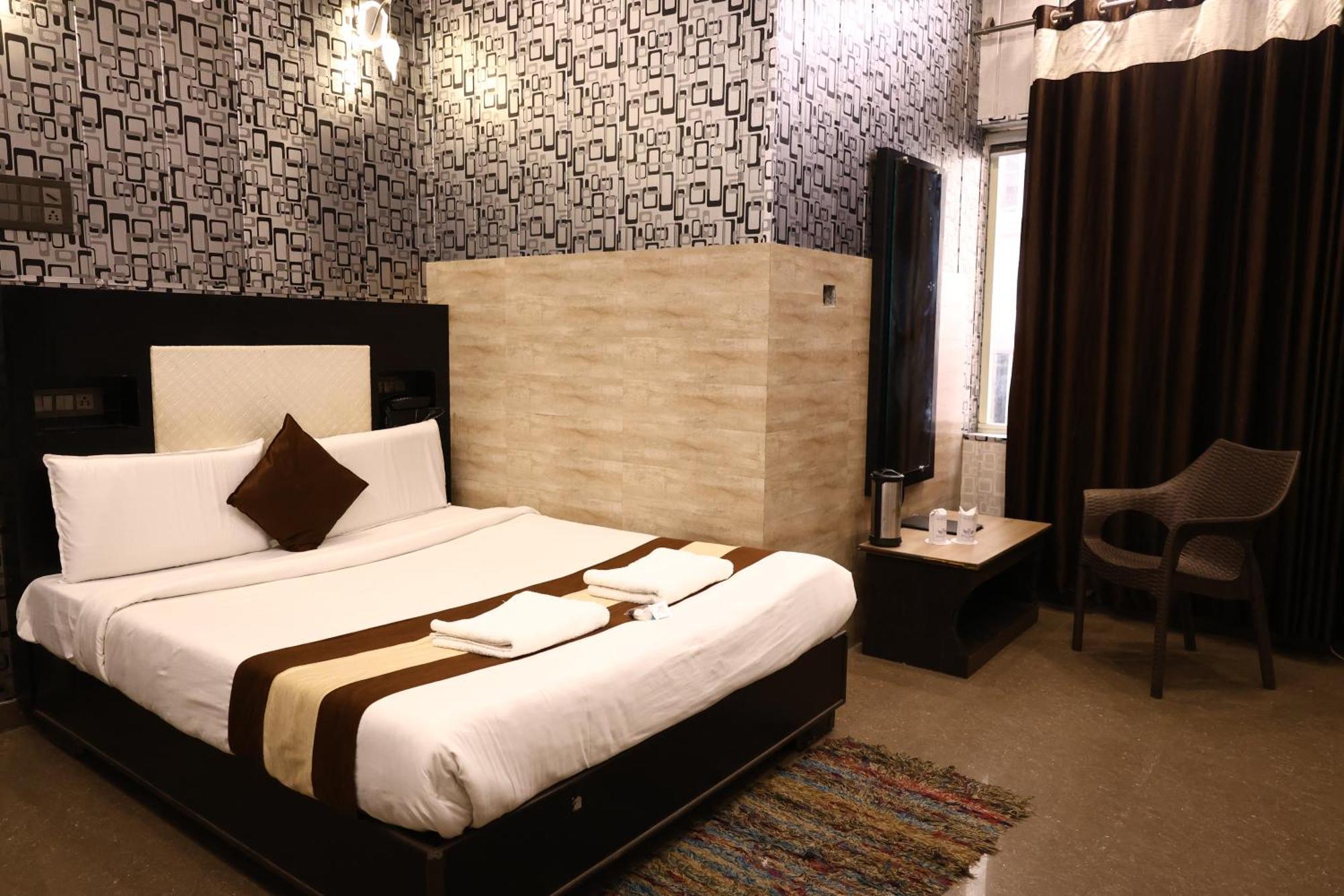 Hotel Pardesi הרידוואר מראה חיצוני תמונה