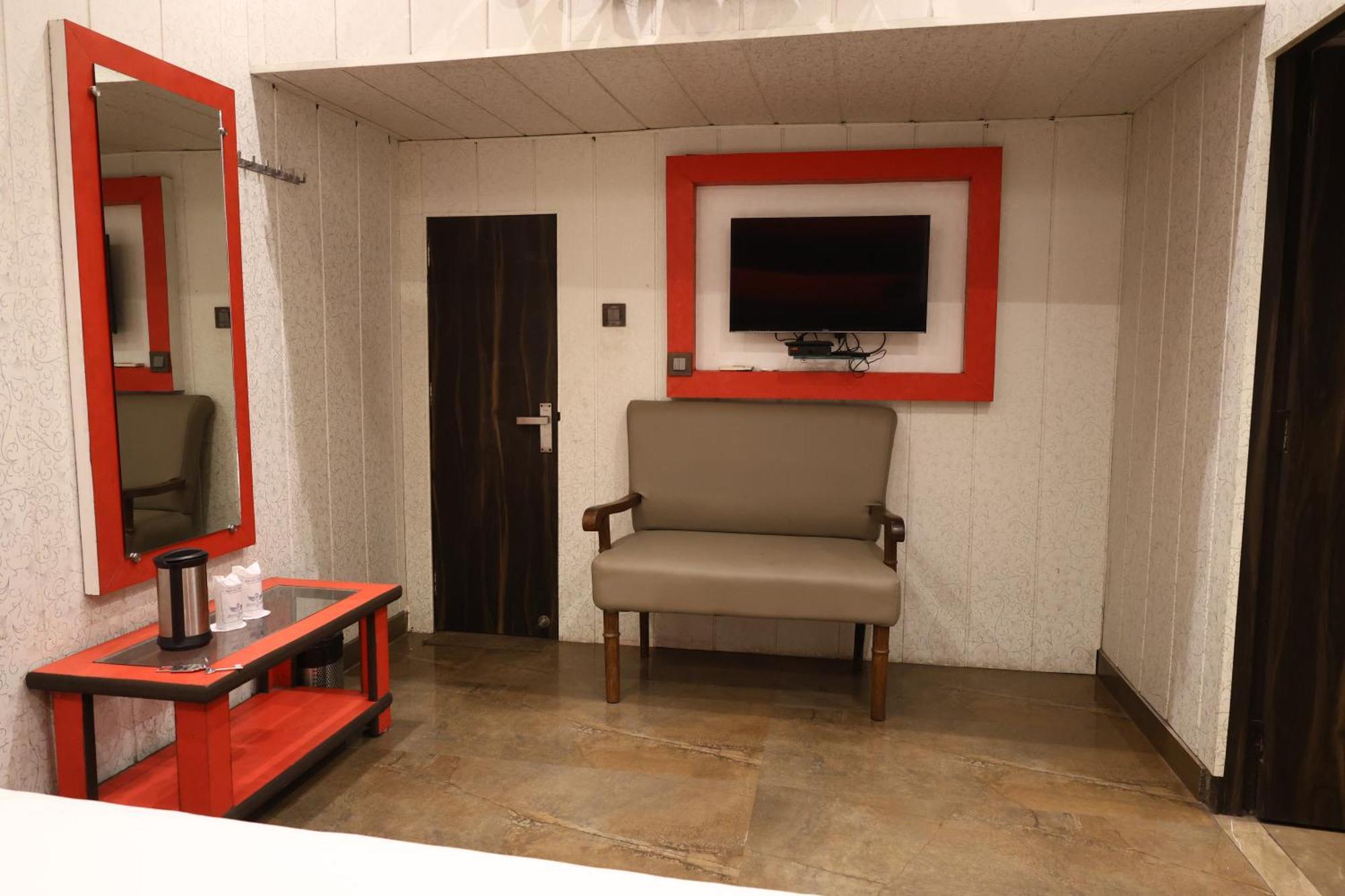 Hotel Pardesi הרידוואר מראה חיצוני תמונה