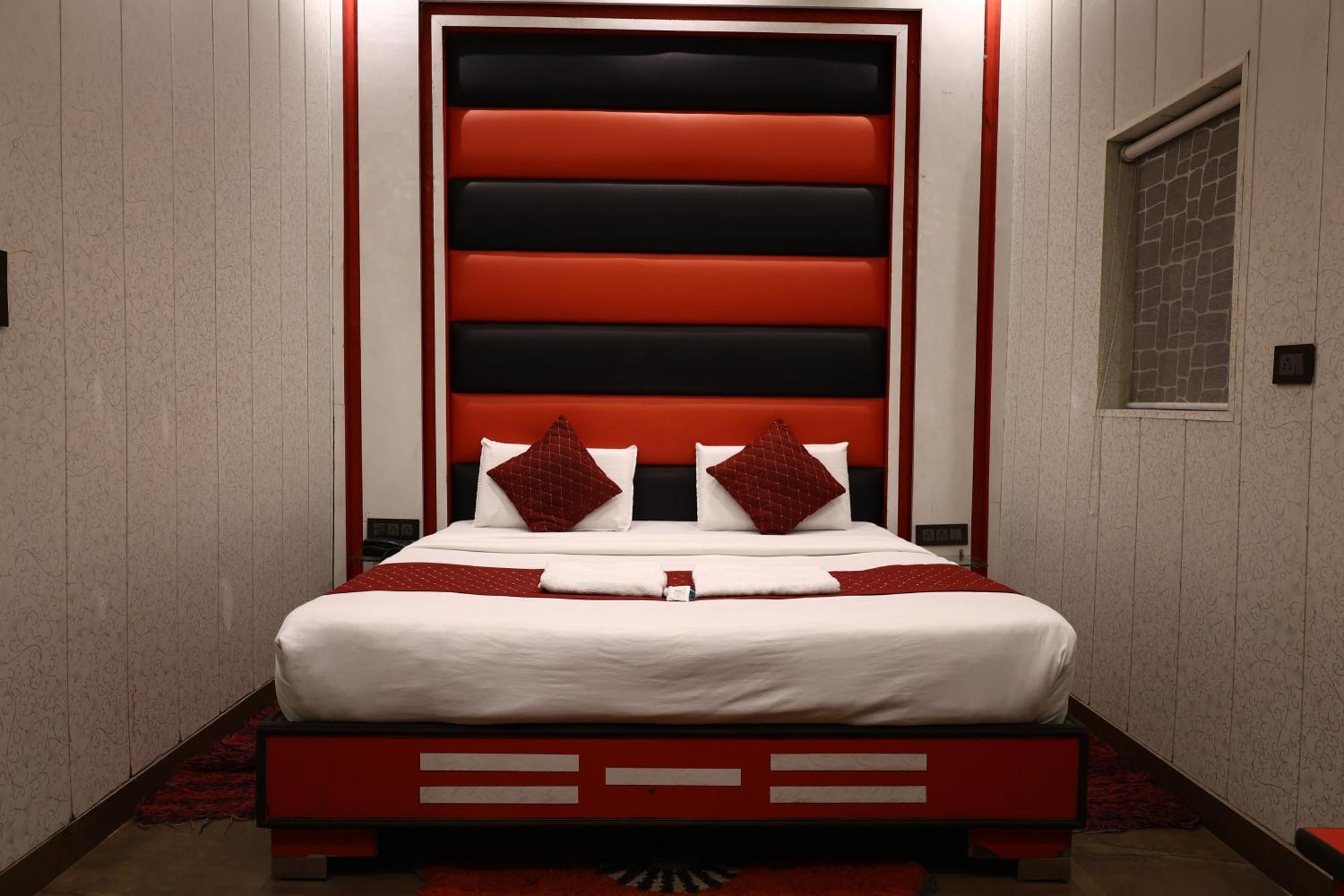 Hotel Pardesi הרידוואר מראה חיצוני תמונה