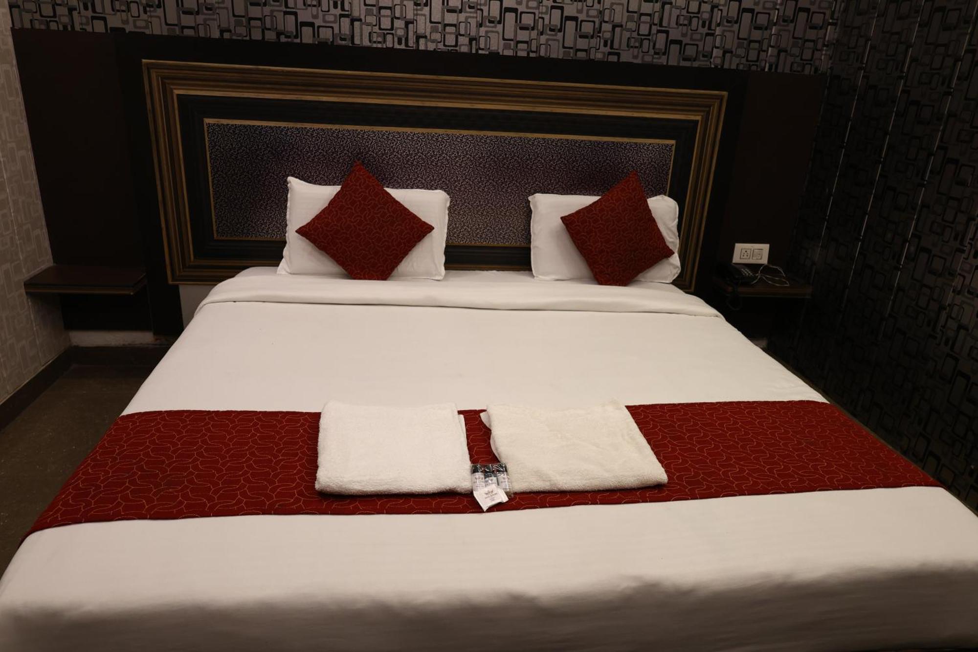 Hotel Pardesi הרידוואר מראה חיצוני תמונה