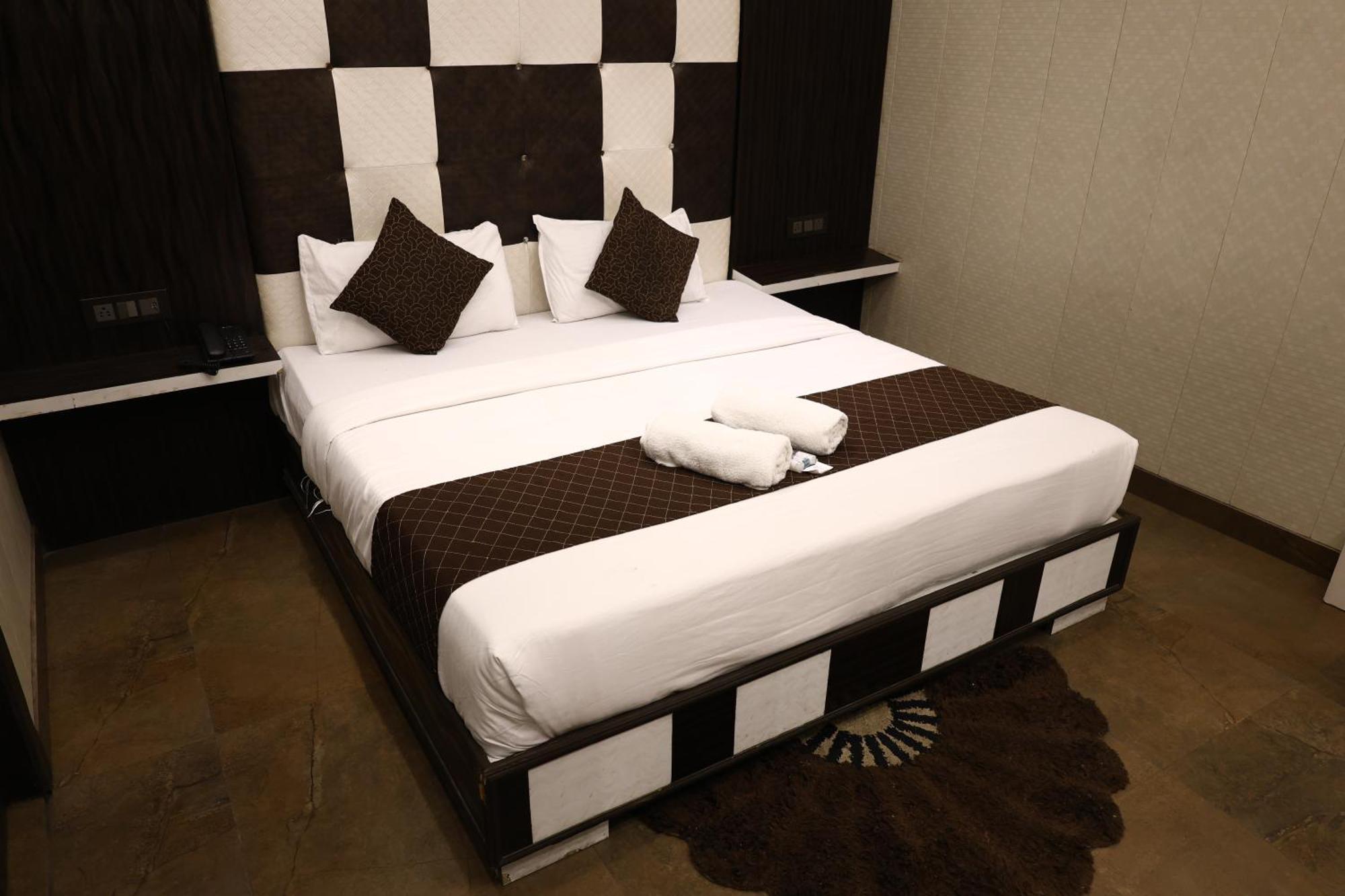Hotel Pardesi הרידוואר מראה חיצוני תמונה