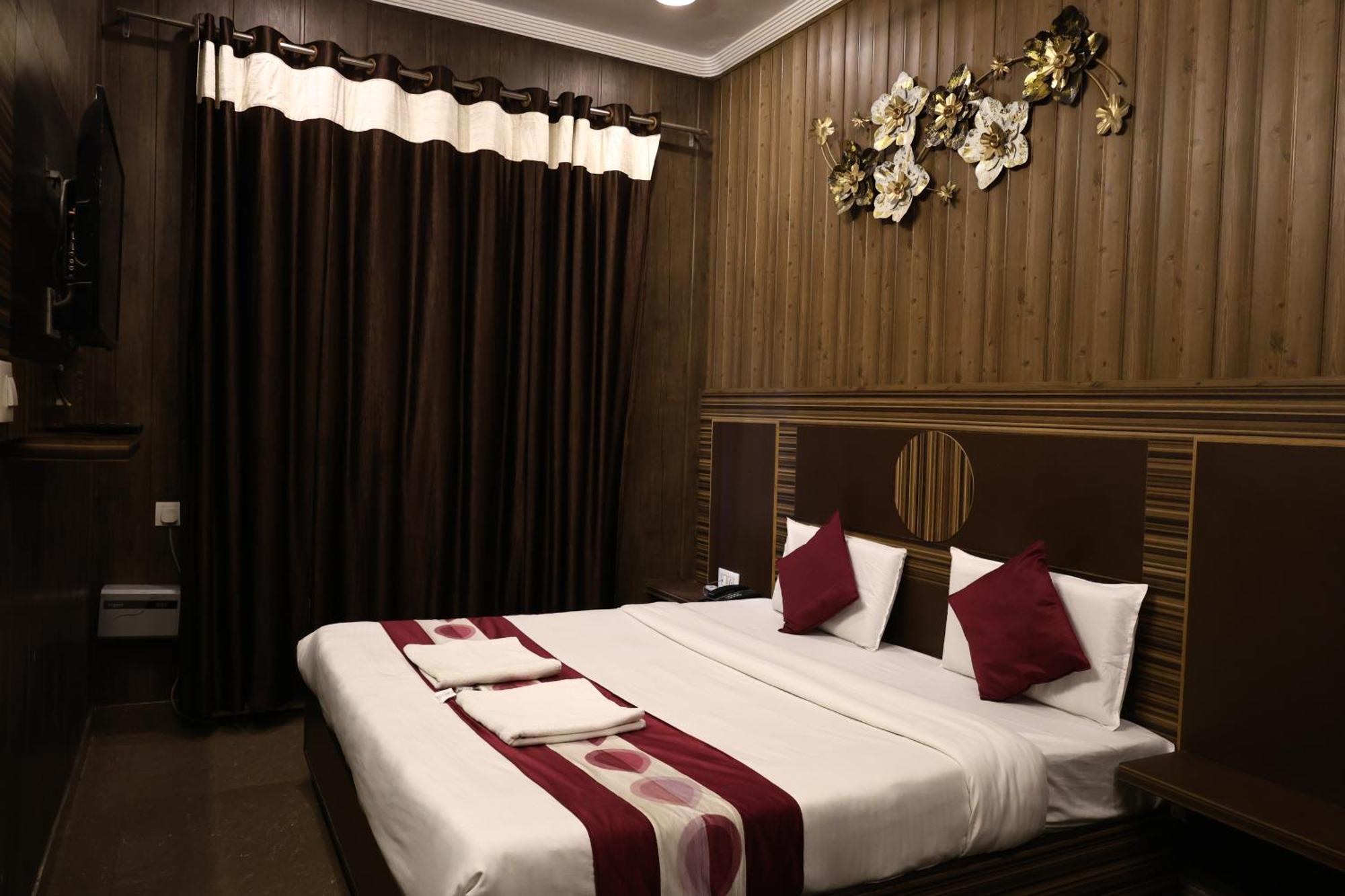 Hotel Pardesi הרידוואר מראה חיצוני תמונה