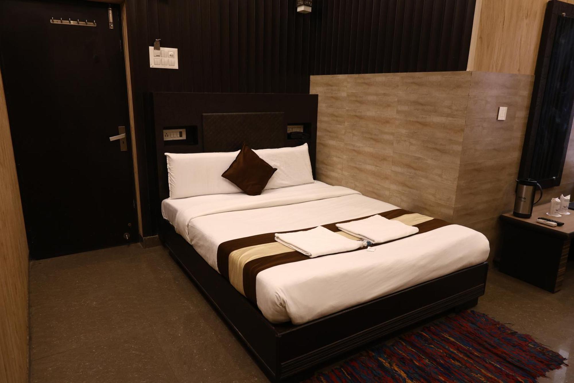Hotel Pardesi הרידוואר מראה חיצוני תמונה