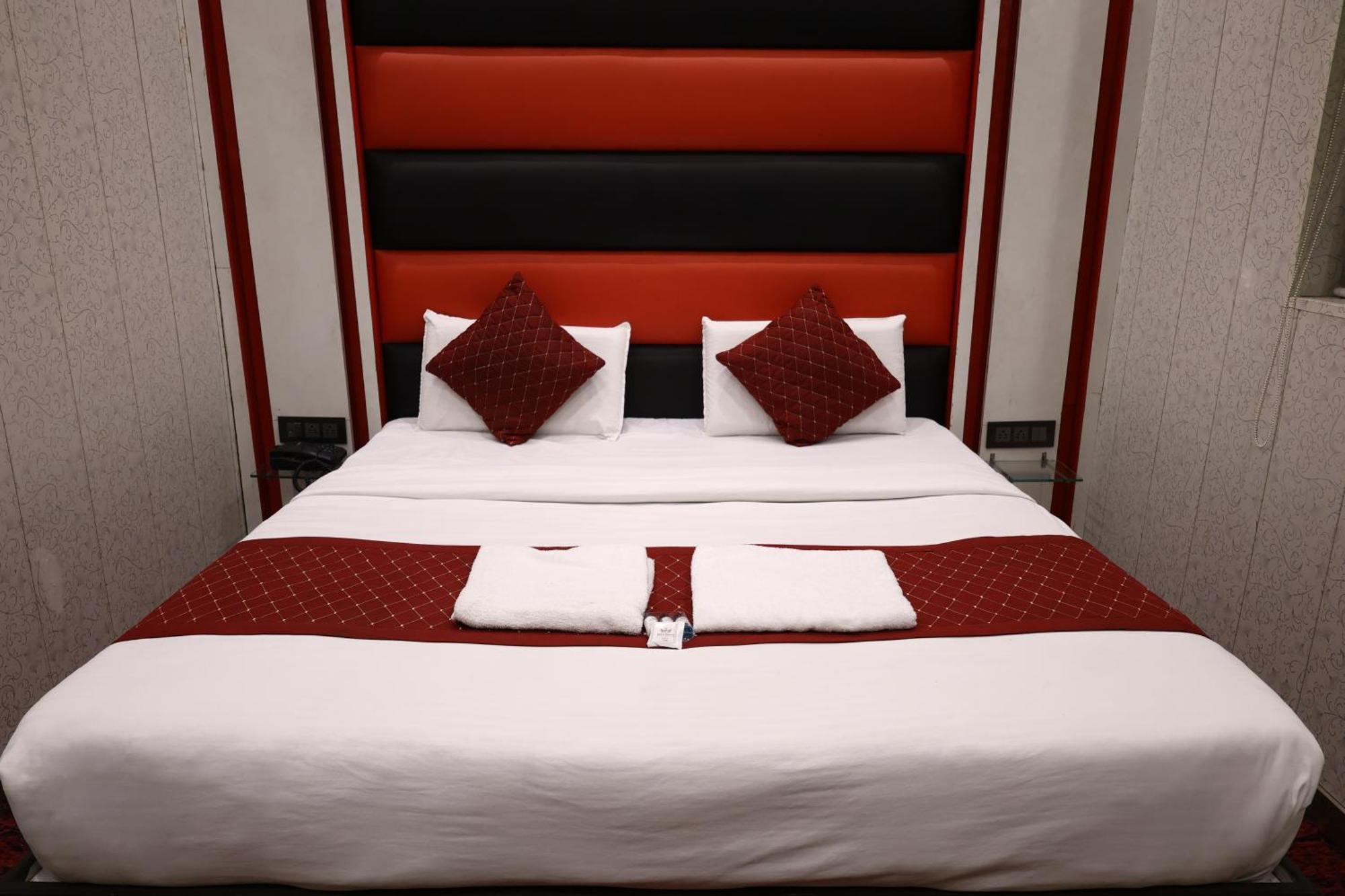Hotel Pardesi הרידוואר מראה חיצוני תמונה