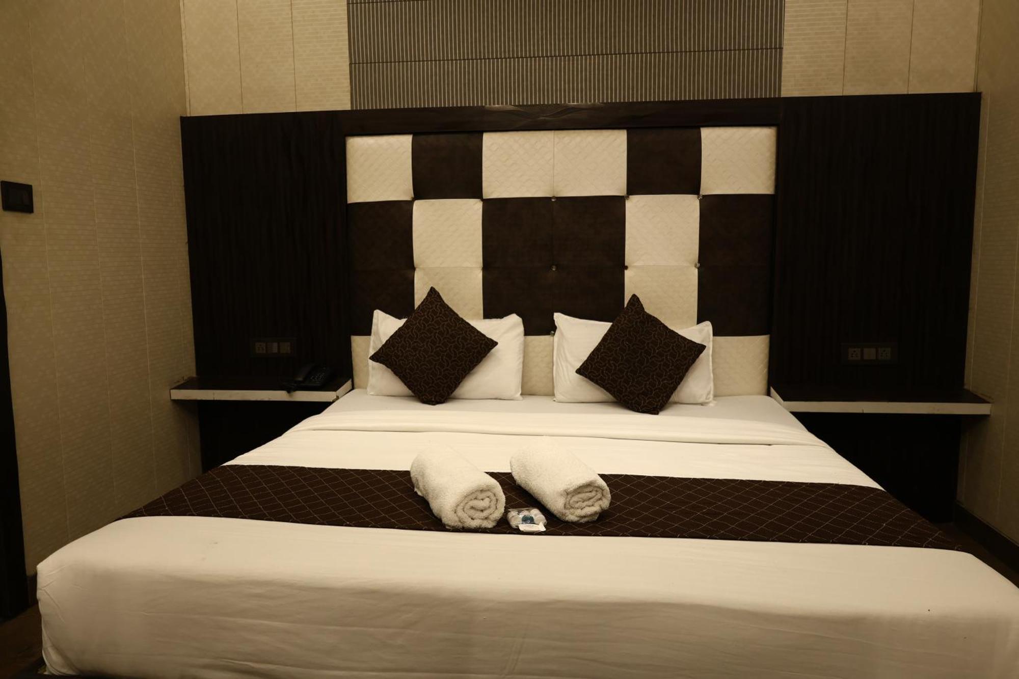 Hotel Pardesi הרידוואר מראה חיצוני תמונה