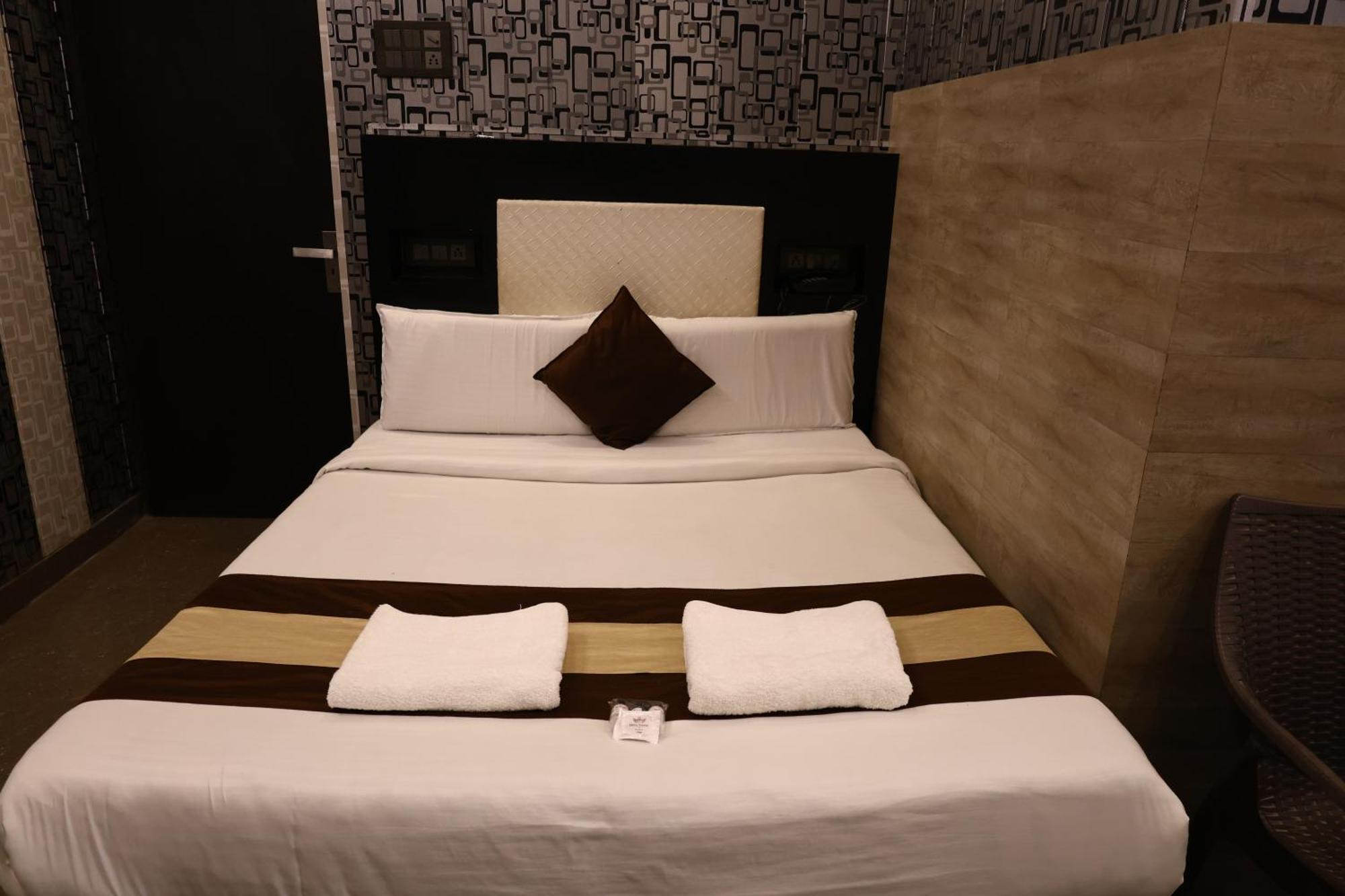 Hotel Pardesi הרידוואר מראה חיצוני תמונה
