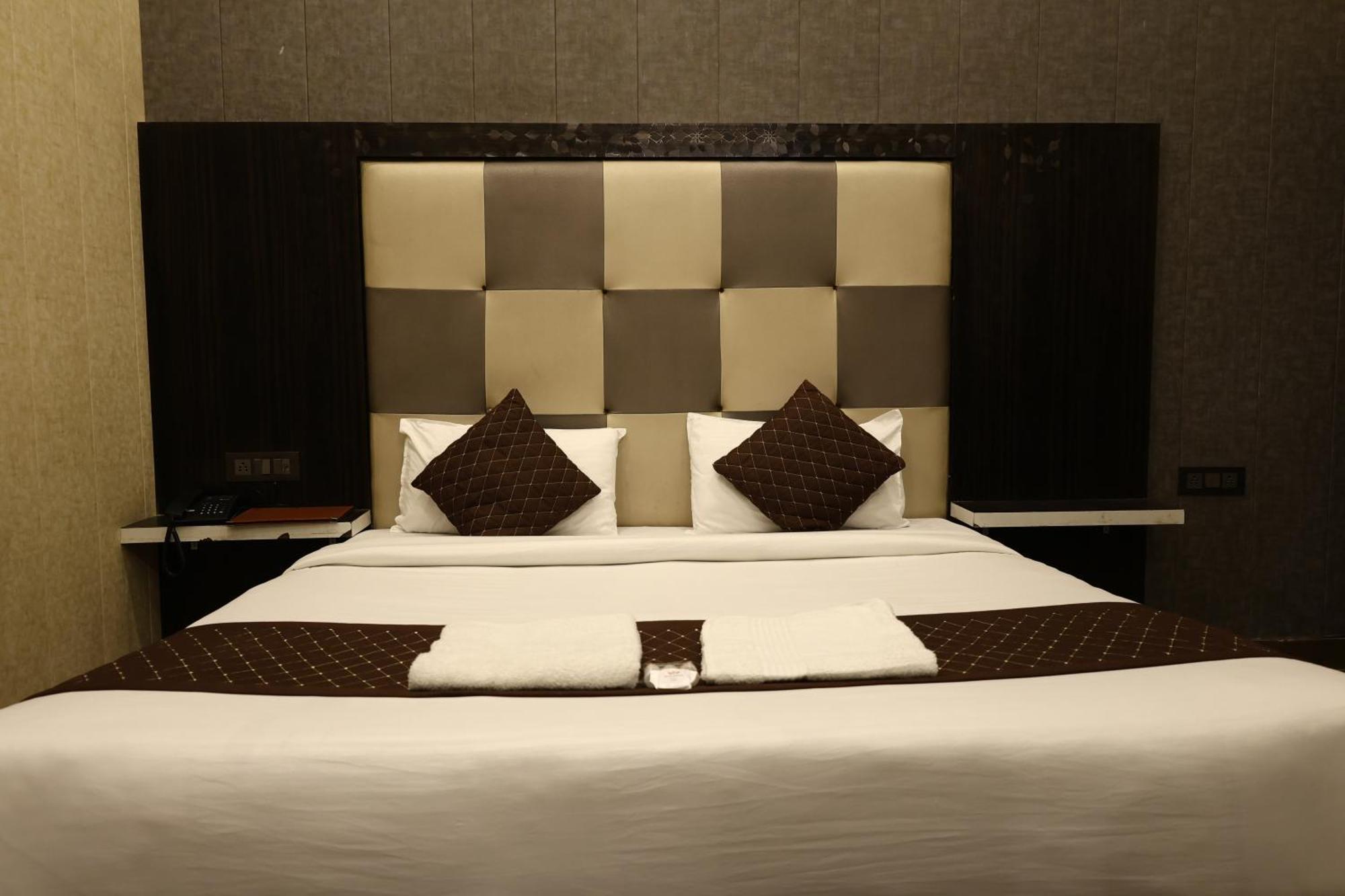Hotel Pardesi הרידוואר מראה חיצוני תמונה
