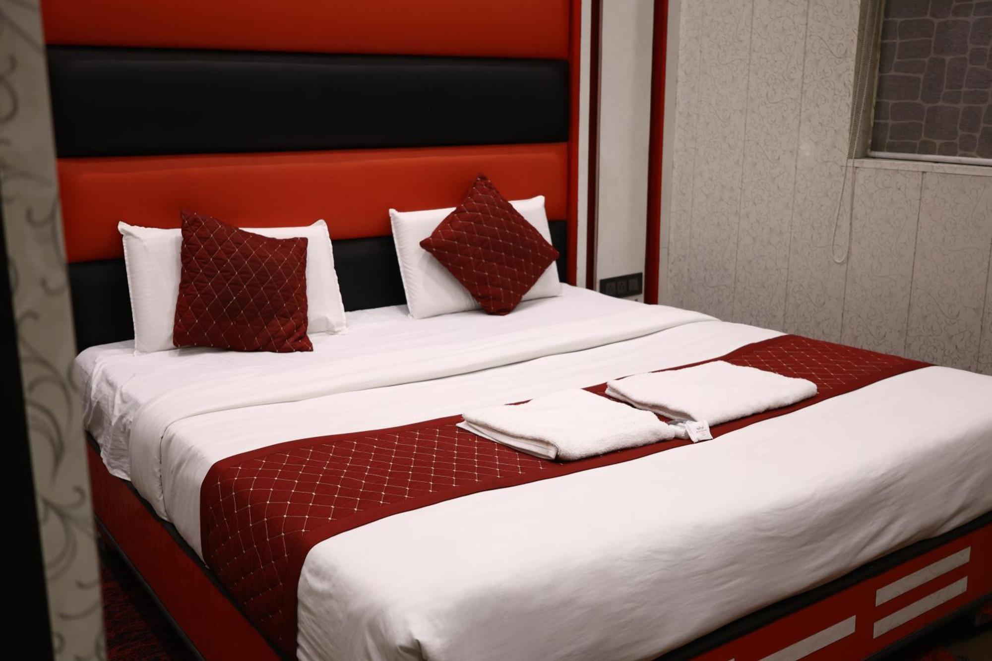 Hotel Pardesi הרידוואר מראה חיצוני תמונה