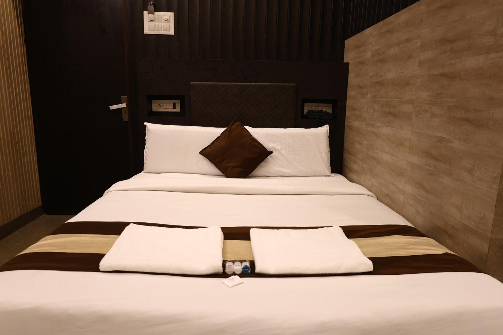Hotel Pardesi הרידוואר מראה חיצוני תמונה