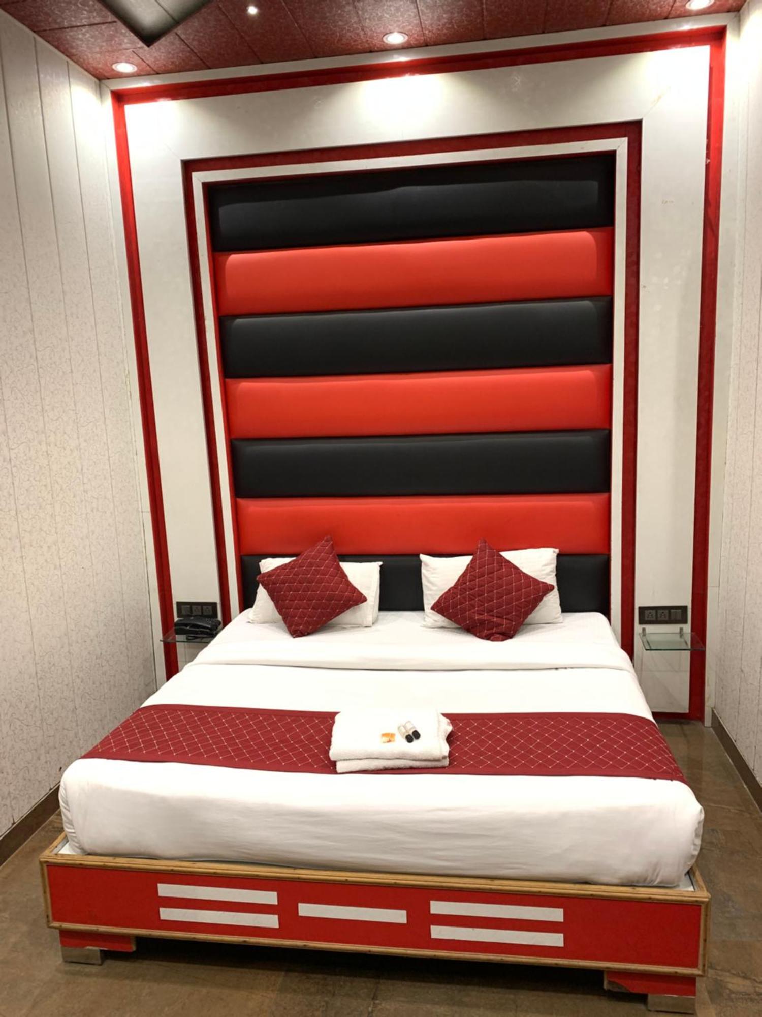 Hotel Pardesi הרידוואר מראה חיצוני תמונה