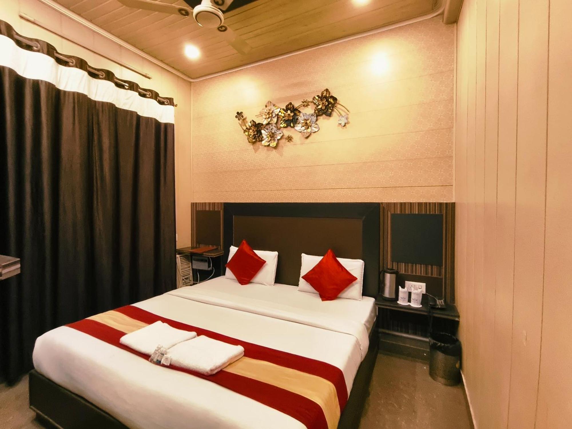 Hotel Pardesi הרידוואר מראה חיצוני תמונה