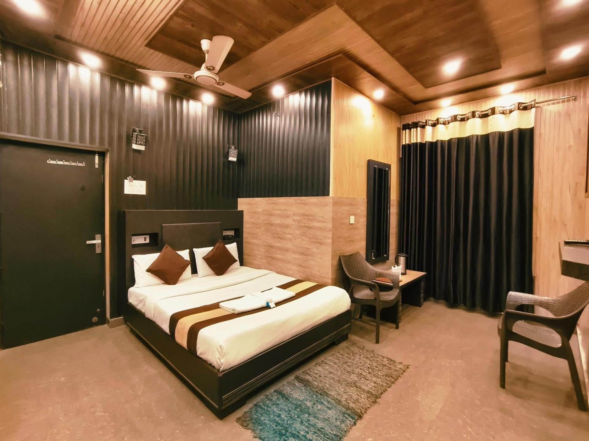 Hotel Pardesi הרידוואר מראה חיצוני תמונה